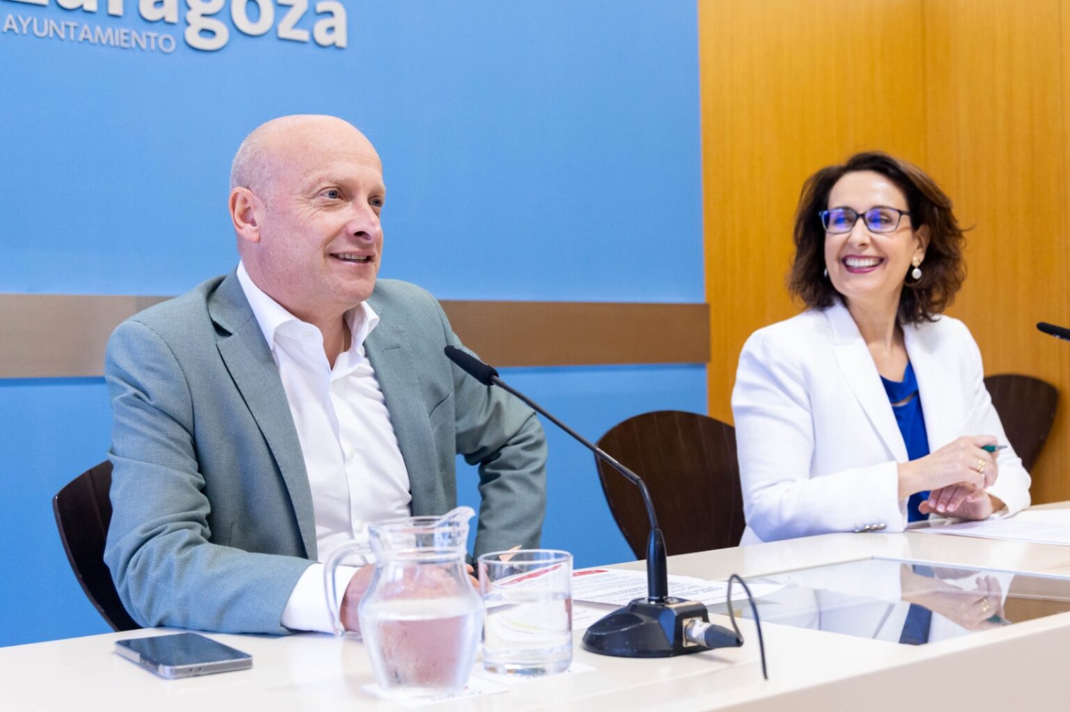 Rueda de prensa en el Ayuntamiento de Zaragoza para presentar las ayudas a autónomos y pymes.
